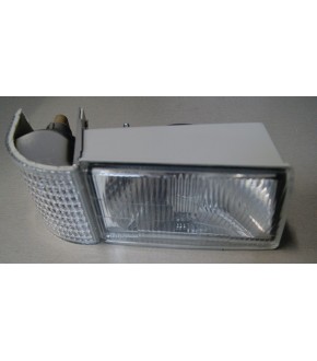 2010-178318A1-Lampa przednia Case L